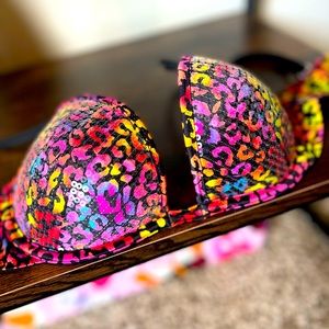VS PINK — Sequined Leopard Bra